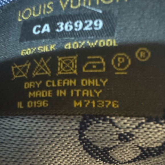 LOUIS VUITTON authentic silk/wool shawl NWOT - Picture 2 of 12